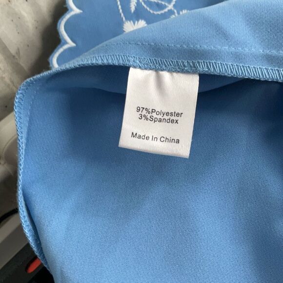 Tuckernuck Cornflower Blue Collared V-neck Embroidered Scalloped Trim Blouse XS - Picture 7 of 9